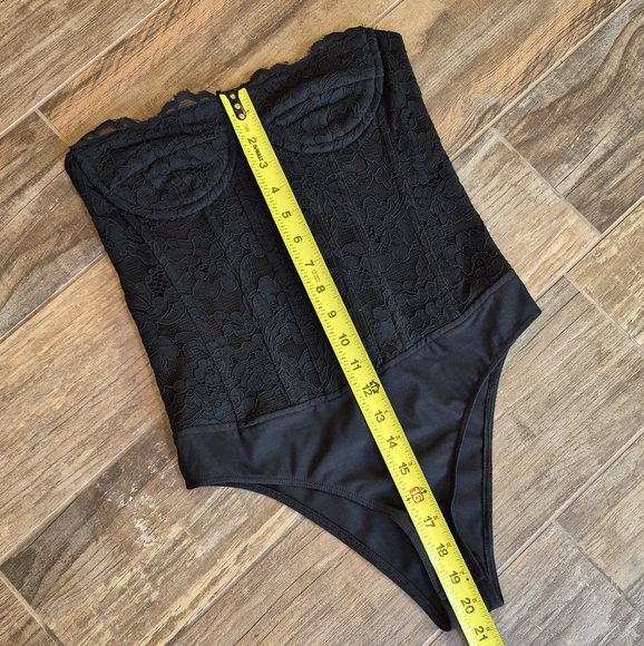 Bardot Oskar Lace Bustier Bodysuit, Snap Closure, Detachable Shoulder Straps, 2 - Picture 9 of 16